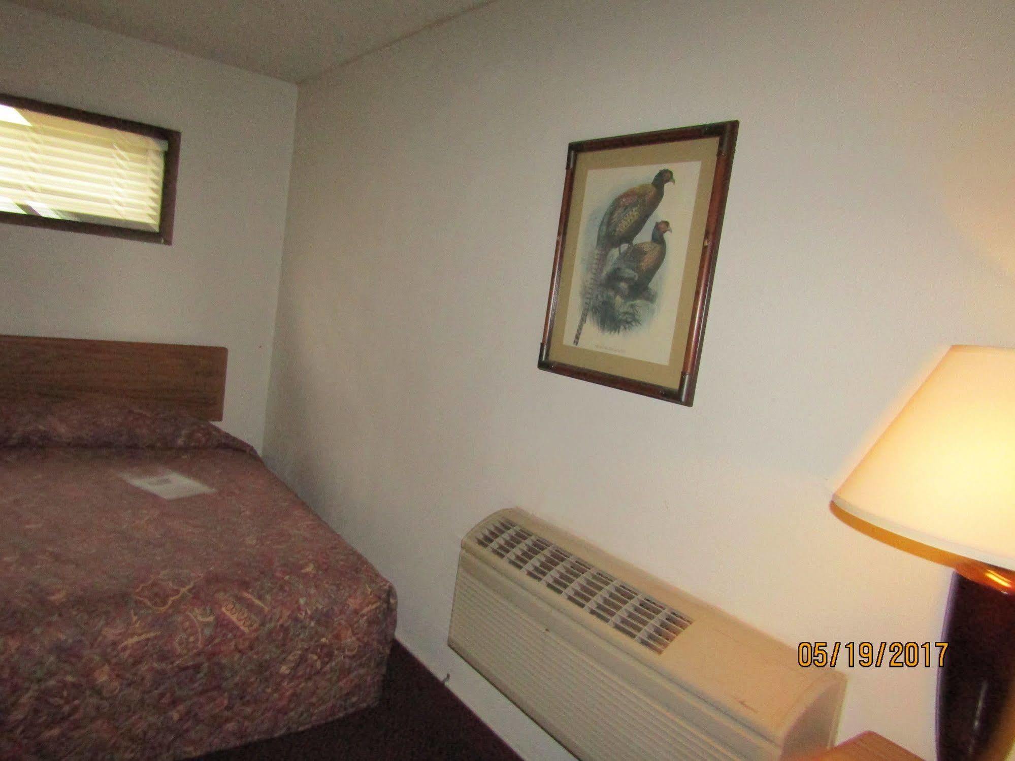 Dakota Inn Huron ภายนอก รูปภาพ