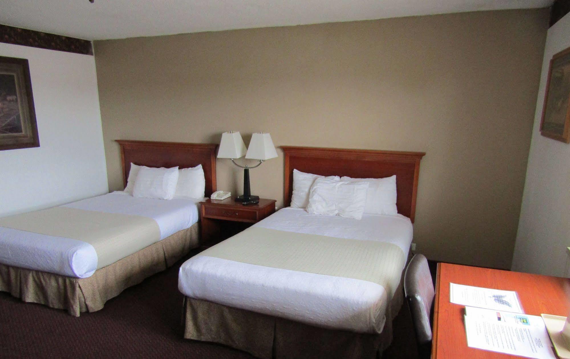 Dakota Inn Huron ภายนอก รูปภาพ