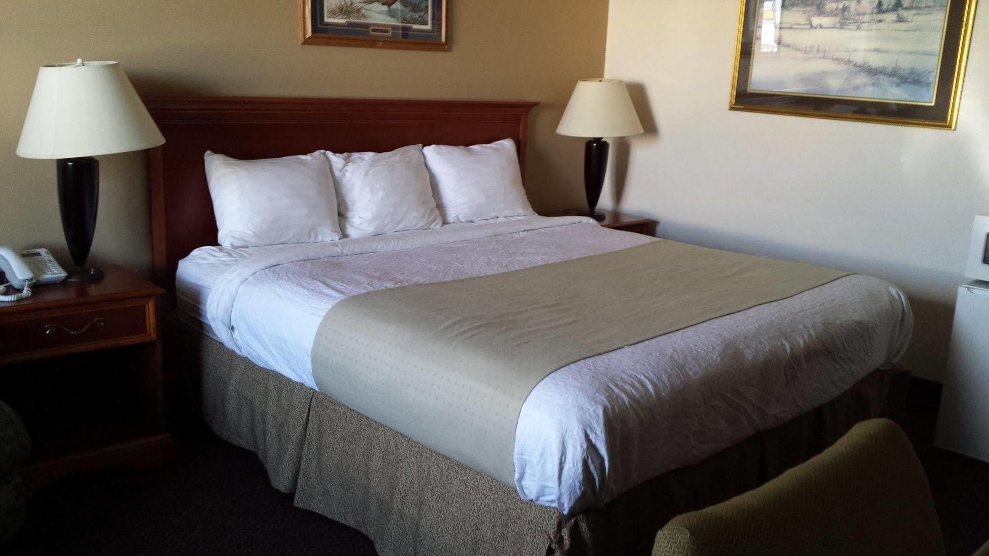 Dakota Inn Huron ภายนอก รูปภาพ
