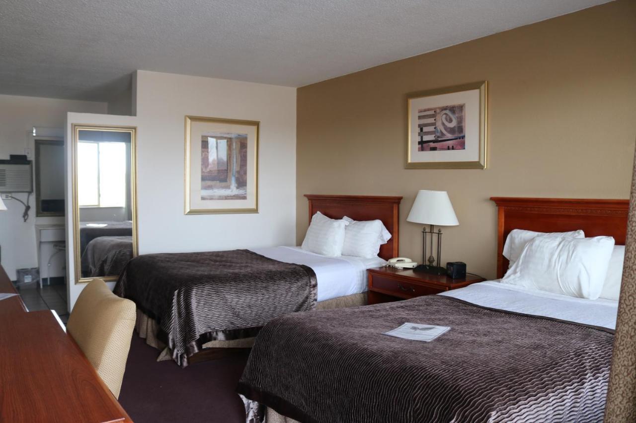 Dakota Inn Huron ภายนอก รูปภาพ